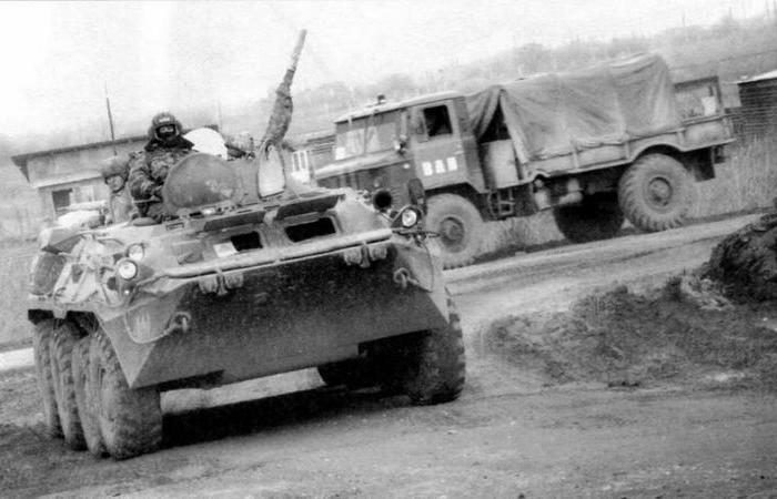 Почему в России продолжают использовать 40-летний советский бронетранспортёр БТР-80