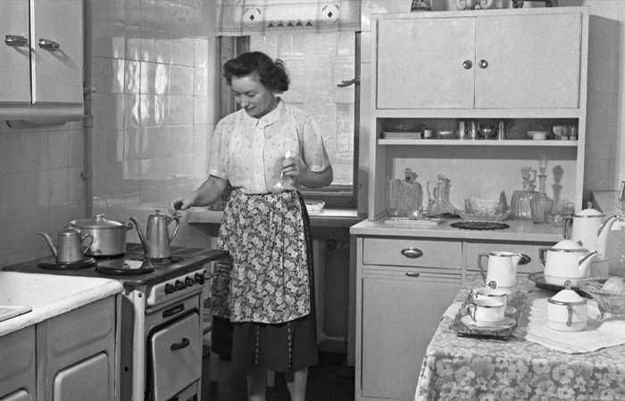 Для чего в СССР делали шкафчики под подоконником