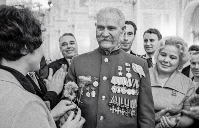 Что стало с ветераном, явившемся на приём к Сталину с полным Георгиевским бантом