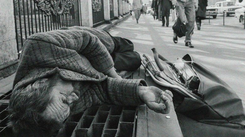 Кто такие бичи и чем они отличаются от бомжей