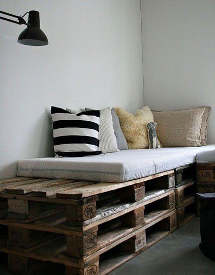 Мебель для дачи из деревянных строительных поддонов