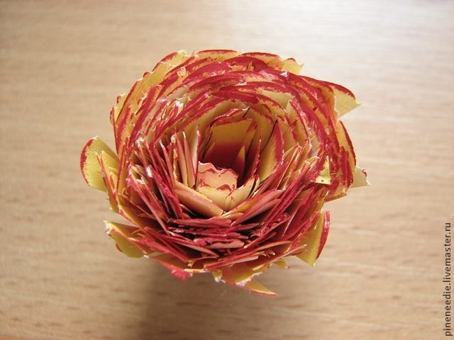 Необычный квиллинг-цветок