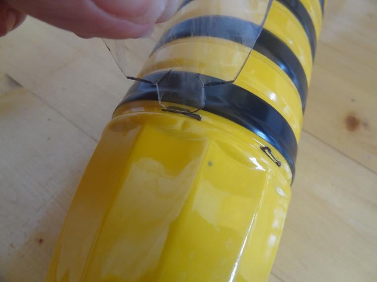 Весёлые пчёлки из пластиковых бутылок