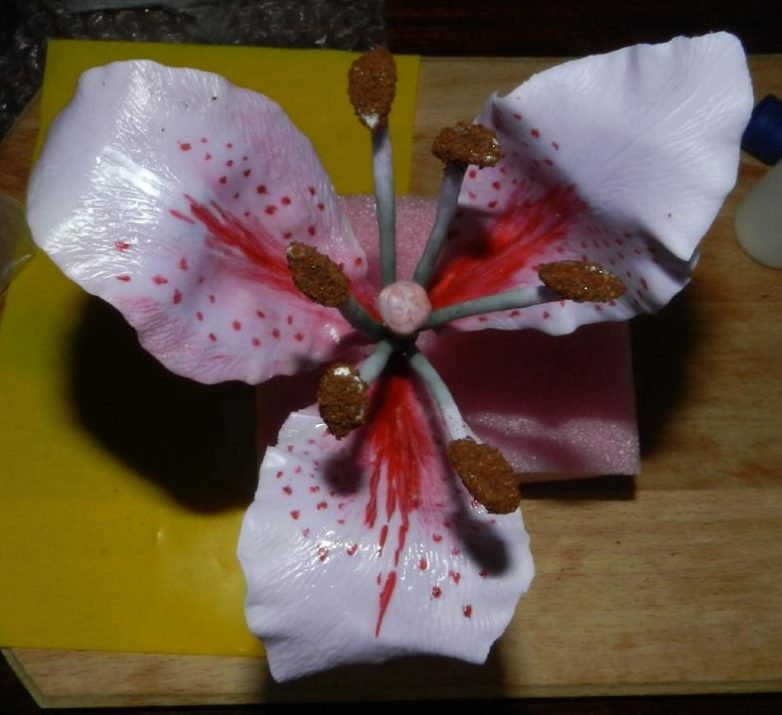 Изготовление лилии из холодного фарфора
