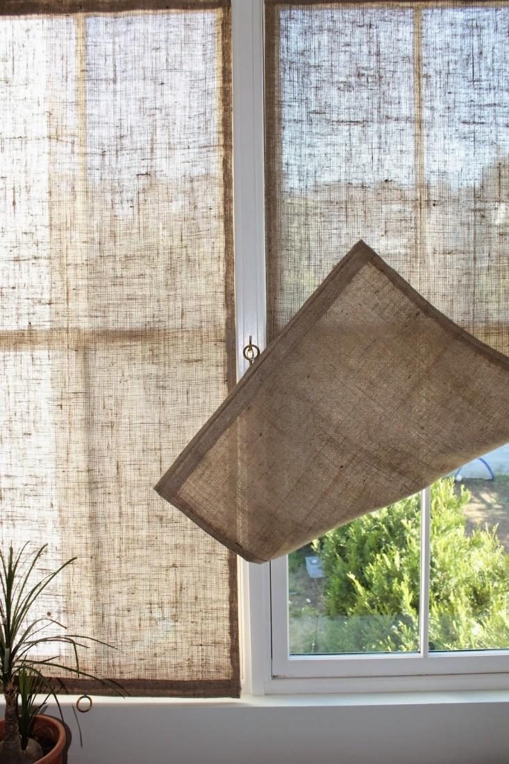 Как сшить простые шторы из мешковины
