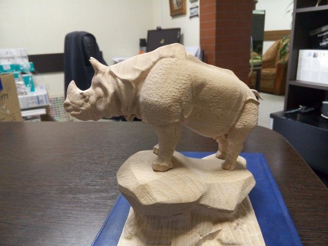 Деревянный носорог на станке ЧПУ
