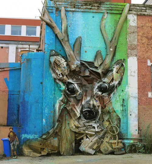 Скульптуры животных из мусора
