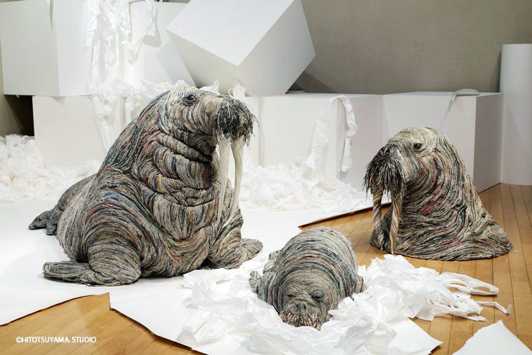 Скульптуры из газет от художницы Chie Hitotsuyama