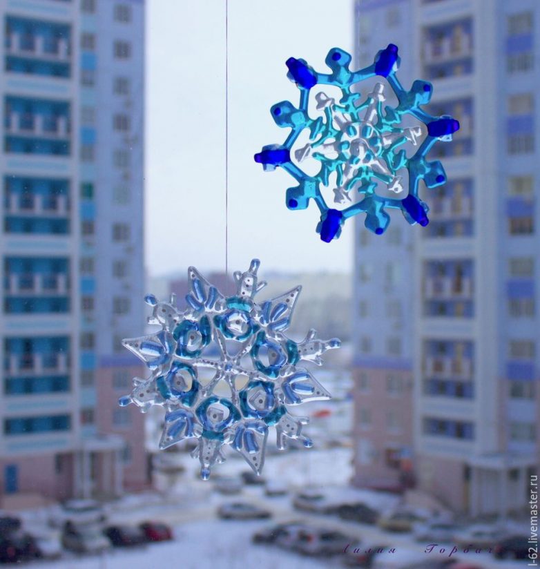 Снежинка из стекла