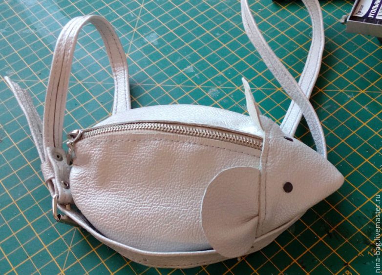 Кожаная сумочка-мышь для маленькой модницы