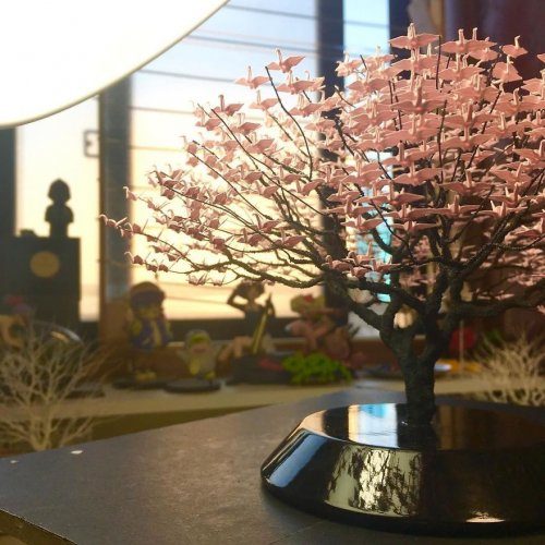 Деревья-бонсай с кронами из тысяч журавлей от Наоки Оногава