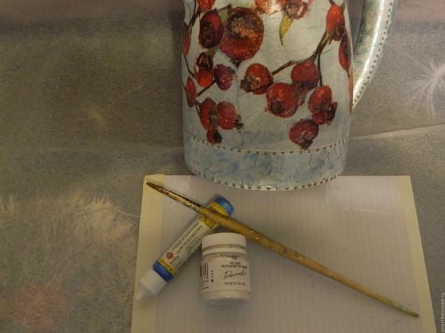 Оригинальная лейка для комнатных цветов из старого чайника