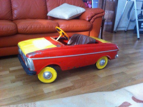 Реставрация старых детских автомобилей
