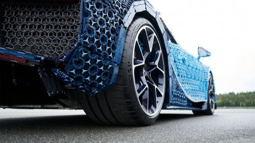 Bugatti построенный из LEGO