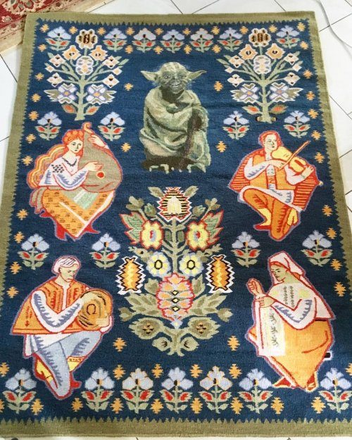 Украинские ковры с нетрадиционными элементами узора