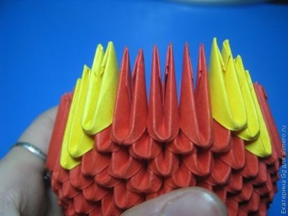 Подставка для карандашей в технике оригами