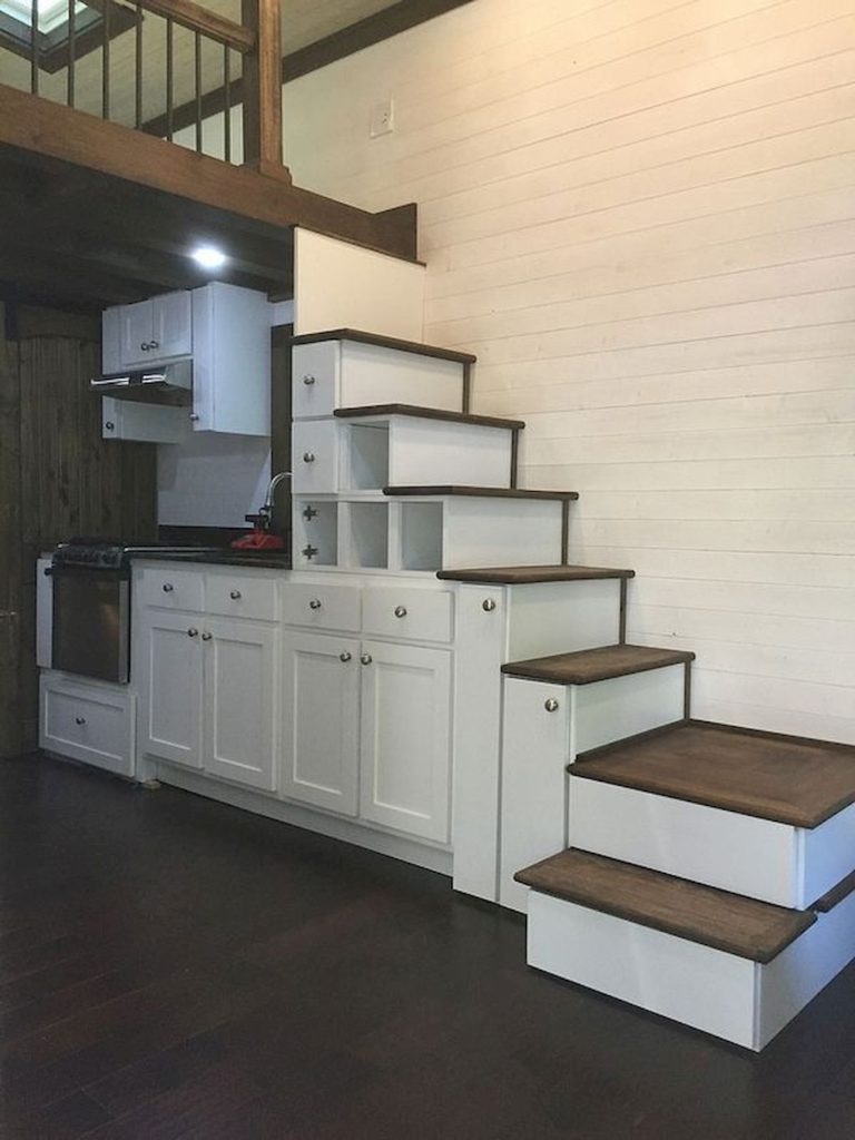 Компактные лестницы для небольших домов