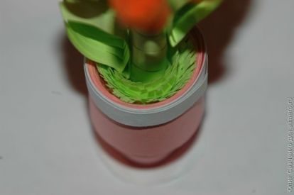 Цветочек в вазоне в технике квиллинг