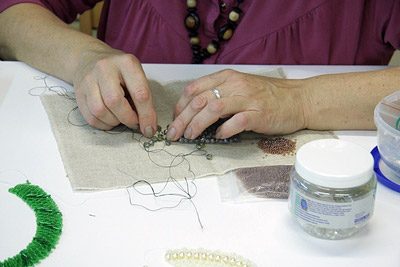Плетение браслетов из бисера