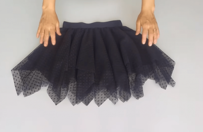 Нарядная юбка из фатина с элементарной сборкой