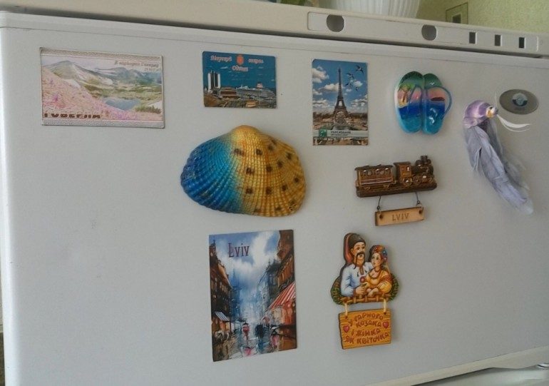 Забавные магниты на дверцу холодильника