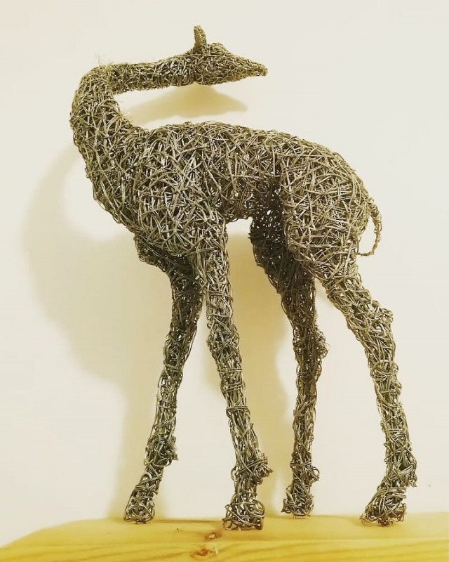 Скульптуры животных из металлической проволоки