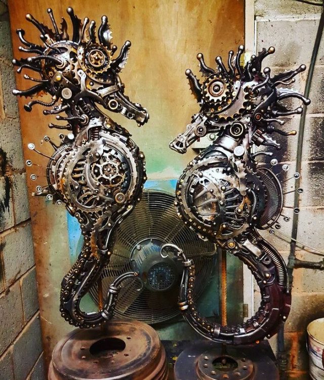 Потрясающие скульптуры из металлолома