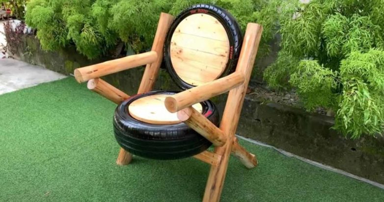 Кресло из шин в деревенском стиле