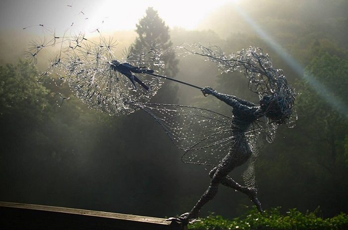 Невероятные скульптуры из стальной проволоки