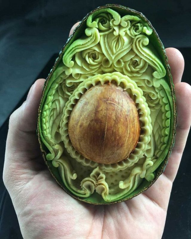 Восхитительные резные шедевры из авокадо