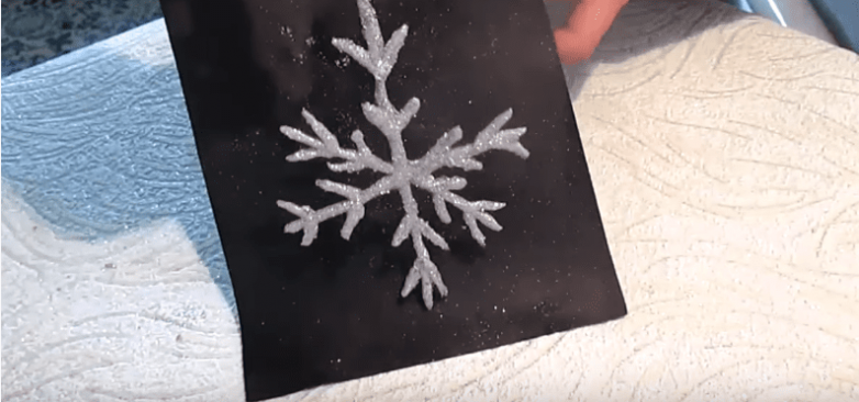 Как сделать красивую снежинку для поделок, декора или украшения ёлки