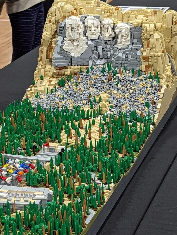 Невероятные конструкции, созданные из LEGO