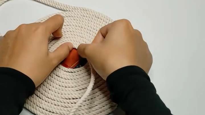 Шикарная идея из картона и верёвки