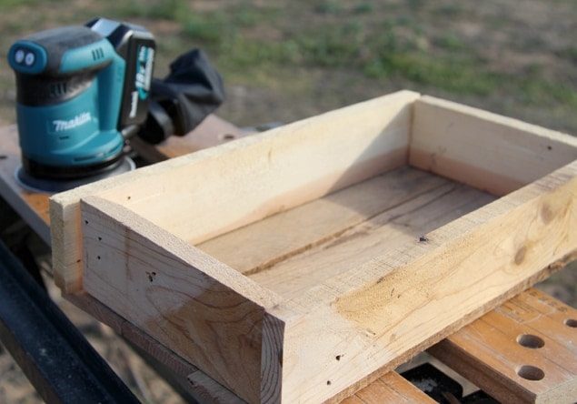 Винтажный ящик из деревянного поддона