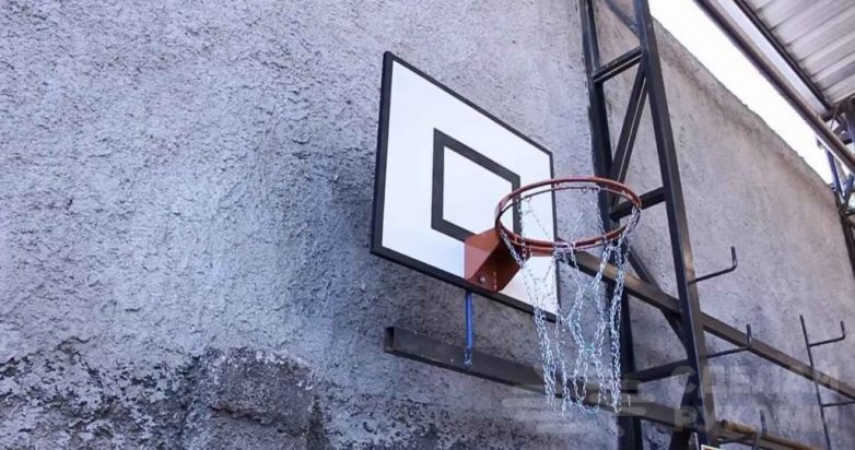 Баскетбольный щит с кольцом своими руками