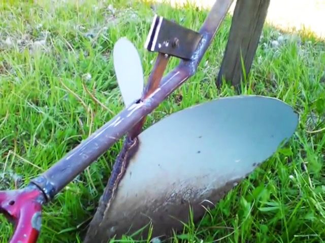 Ручной окучник картошки из старого велосипеда