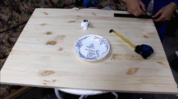 Рабочий столик из ПВХ труб