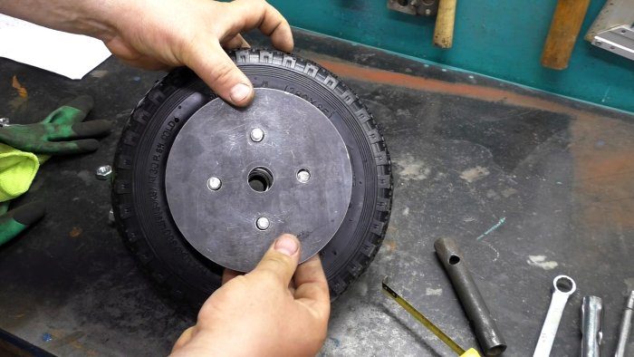 Мастерим мотосамокат из велосипеда и двигателя мотокосы