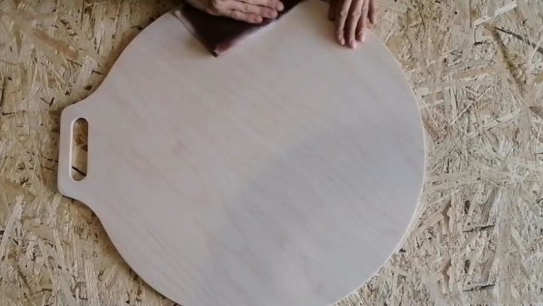 Крутой журнальный столик из непредсказуемых материалов