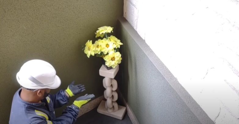 Подставка из камня под цветочный горшок