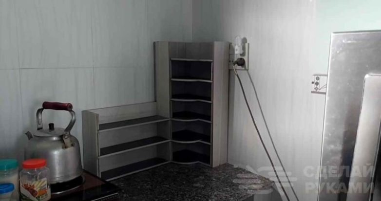 Кухонная полка из керамической плитки