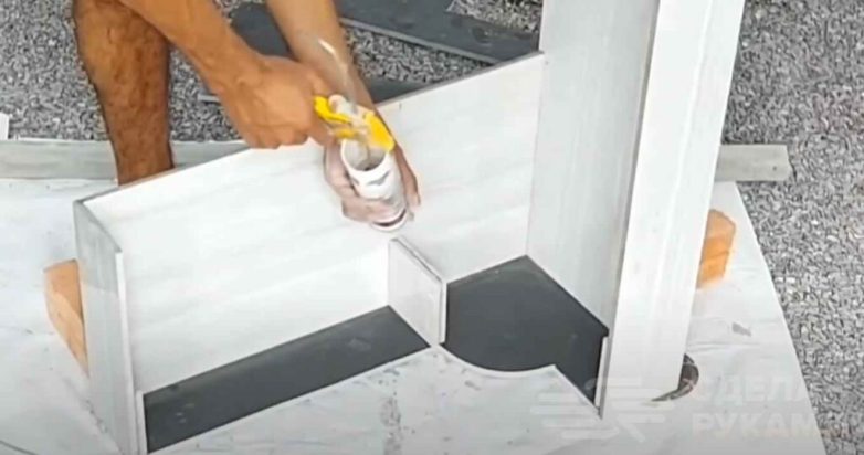 Кухонная полка из керамической плитки