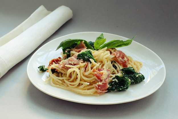 Спагетти карбонара с ветчиной за 30 минут