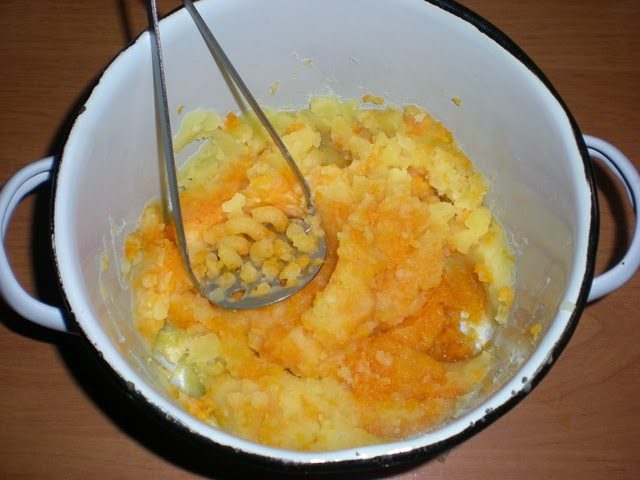 Картофельные оладьи с тыквой и творогом