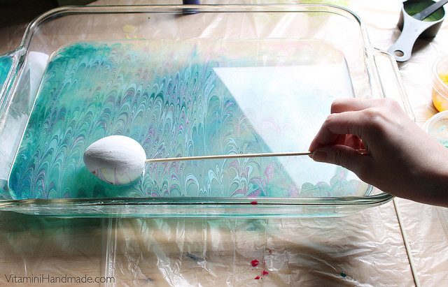 Интересные способы окраски пасхальных яиц