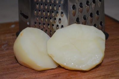 Картофельные рулеты со шкварками