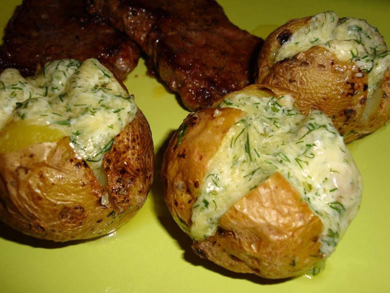 Картофель с сыром, запеченный в духовке