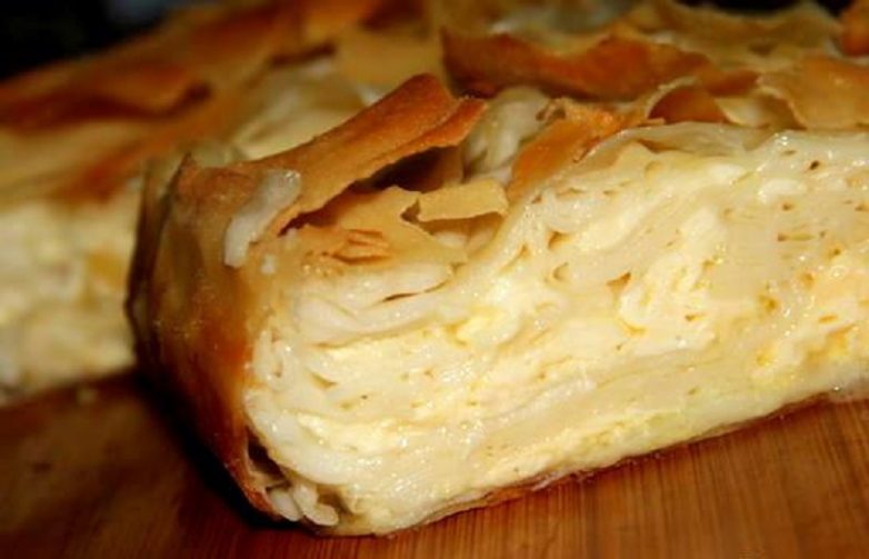 Слоеный пирог с сыром