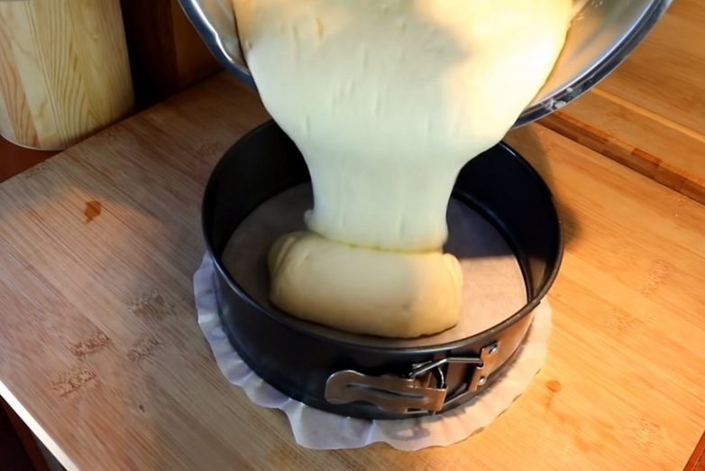 Пирог на йогурте: вкусный, простой и пышный
