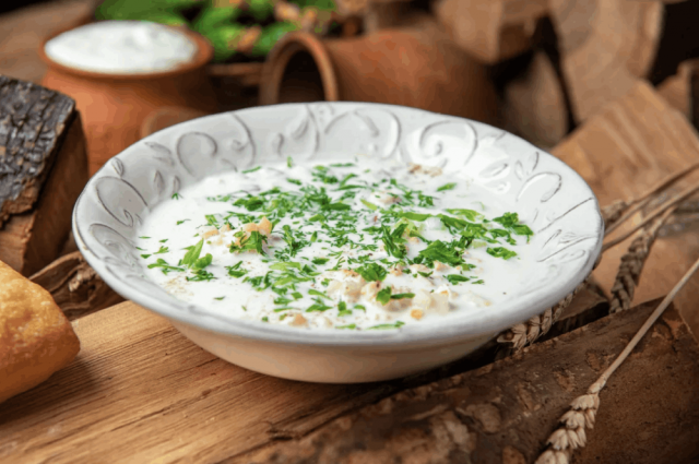 7 рецептов холодных летних супов (свекольники, окрошки, гаспачо)